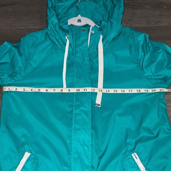 T by Talbots Teal Nylon Hooded Lightweight Packable Windbreaker Size Large - Picture 11 of 11